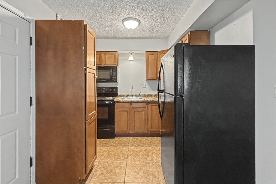 More Photos Of 6920 SW 9th St, Des Moines Apartments For Sale
