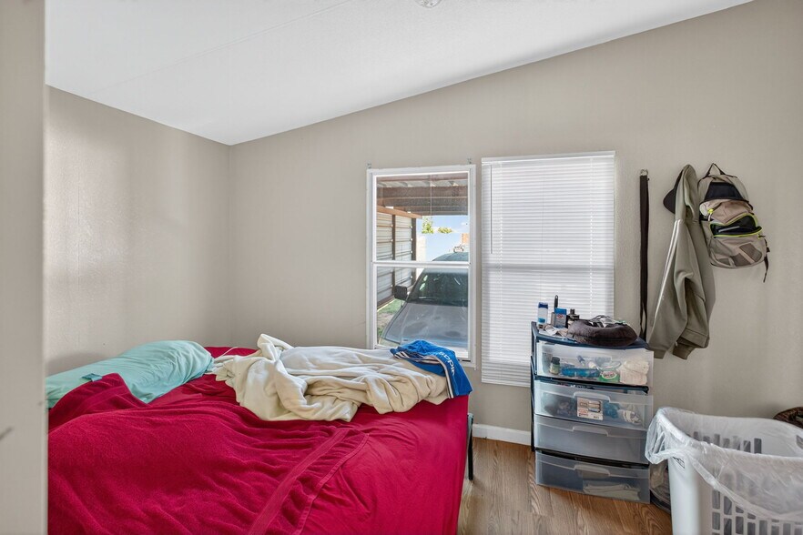 More Photos Of 11010 W Joan Dr, Odessa Warehouse For Lease