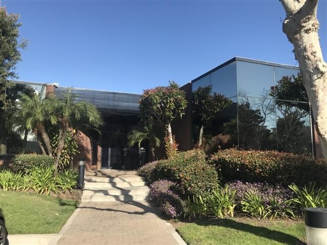 More Photos Of 4611 Teller Ave, Newport Beach Medical For Lease