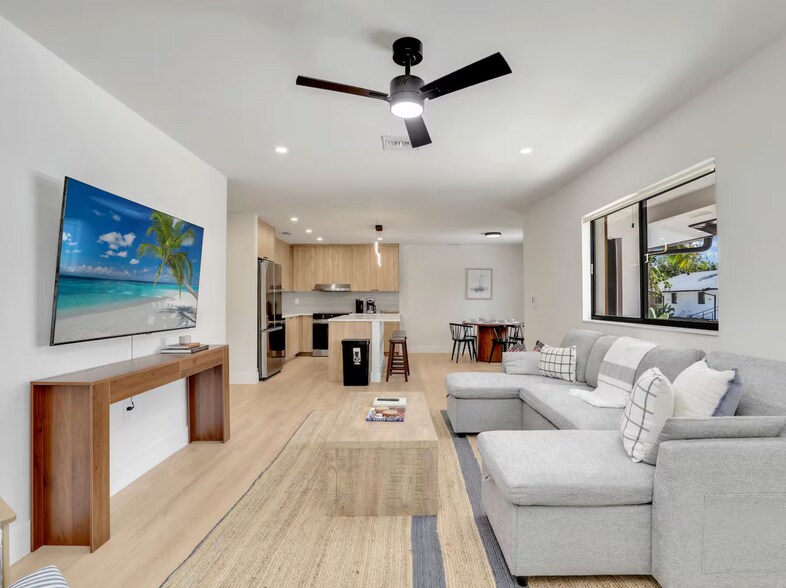 More Photos Of 2616 Lakeview Dr, Naples Apartments For Sale