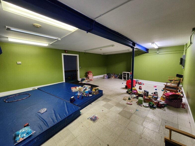 More Photos Of 303 Gunderman Rd, Spencer Manufacturing For Sale