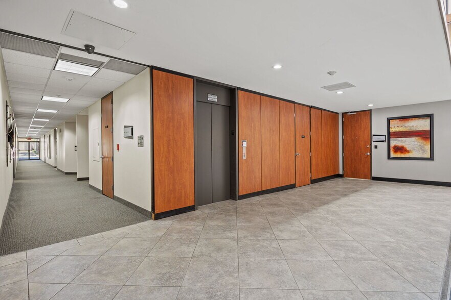 More Photos Of 4545 Fuller Dr, Irving Office Residential For Lease