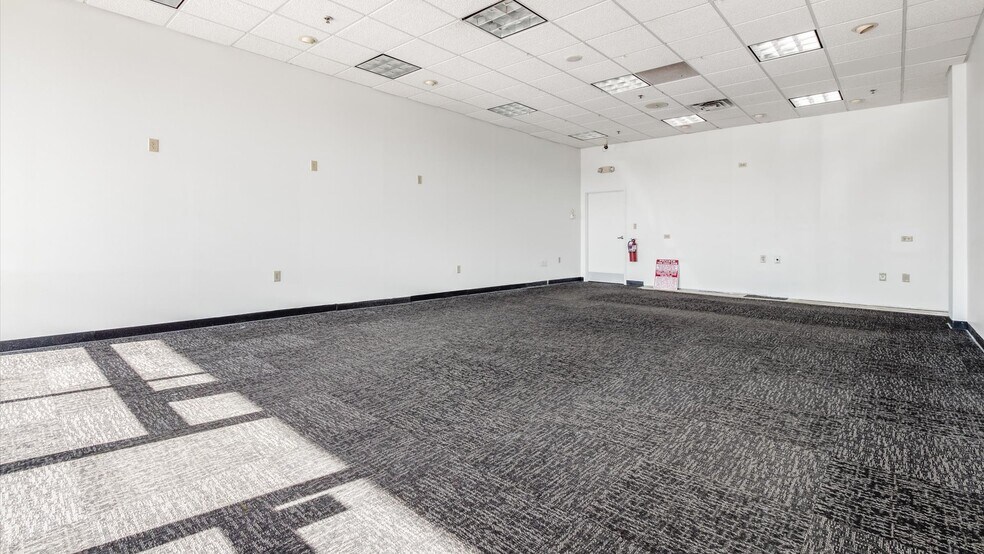 More Photos Of 61600-61690 Southgate Rd, Cambridge Unknown For Lease