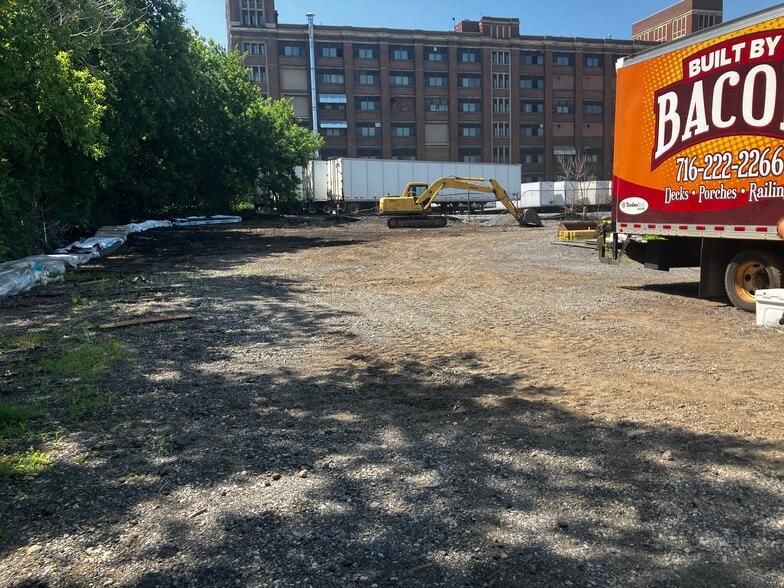 More Photos Of 229 French, Buffalo Service For Sale
