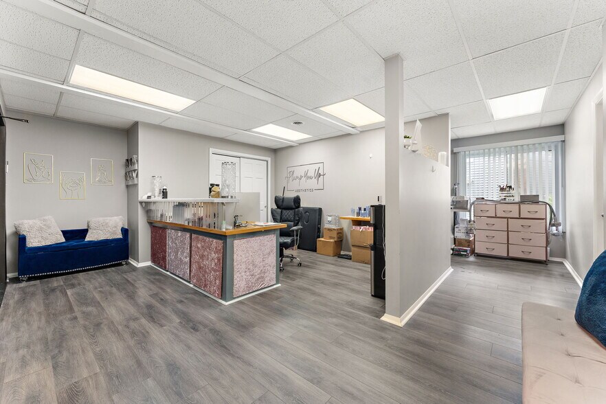 More Photos Of 250 N Main St, Crown Point Office For Sale