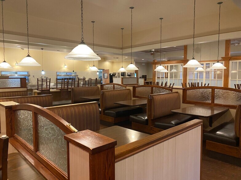 More Photos Of 2199 Riverside Dr, Columbus Restaurant For Lease