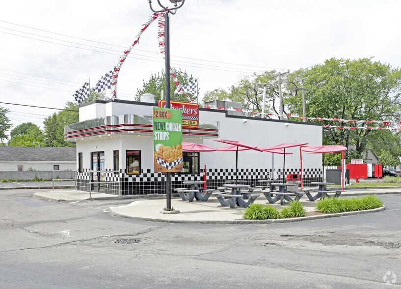 Primary Photo Of 23815 Van Dyke Ave, Center Line Fast Food For Sale