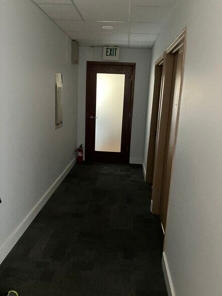 More Photos Of 6716 Eastside Dr NE, Tacoma Medical For Lease