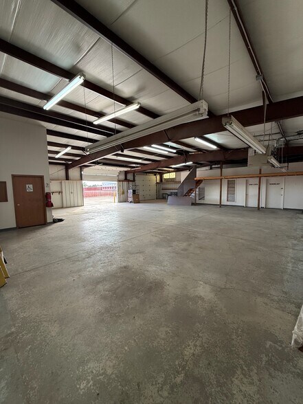 More Photos Of 8401 Mantle Ave, Oklahoma City Manufacturing For Sale