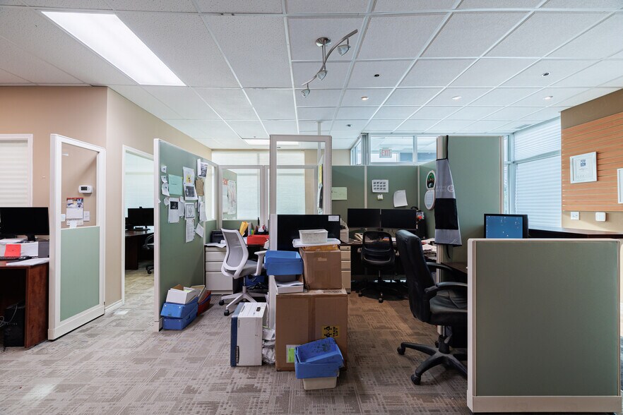 More Photos Of 6701-6777 Fairmount Dr SE, Calgary Warehouse For Lease