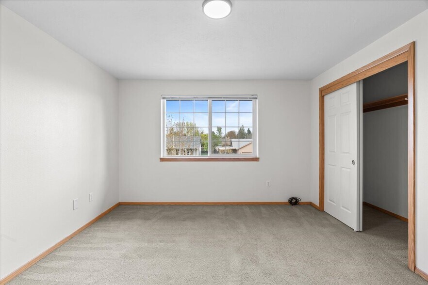 More Photos Of 2034 SW Fellows St, McMinnville Multifamily For Sale