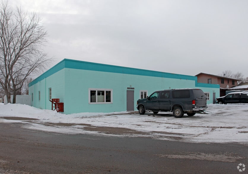 More Photos Of 160 NE Ely St, Minneapolis Manufacturing For Sale