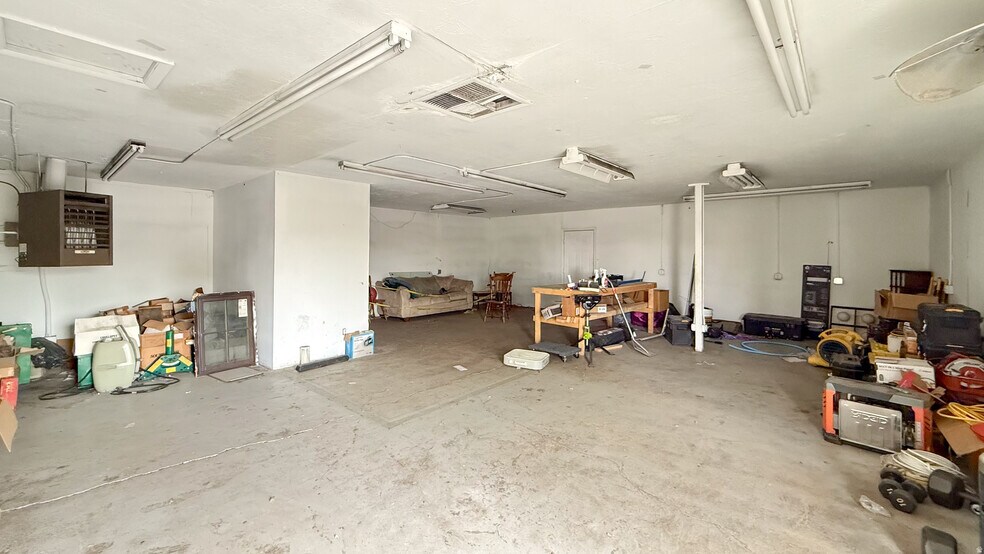 More Photos Of 545 E 100 N, Price Office For Sale