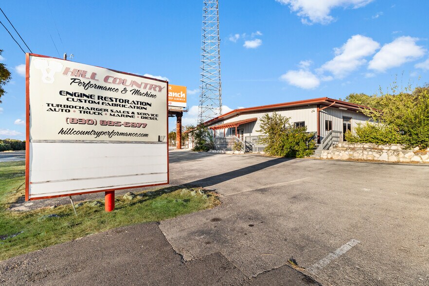 More Photos Of 13140 US Highway 281 N, Spring Branch Restaurant For Lease