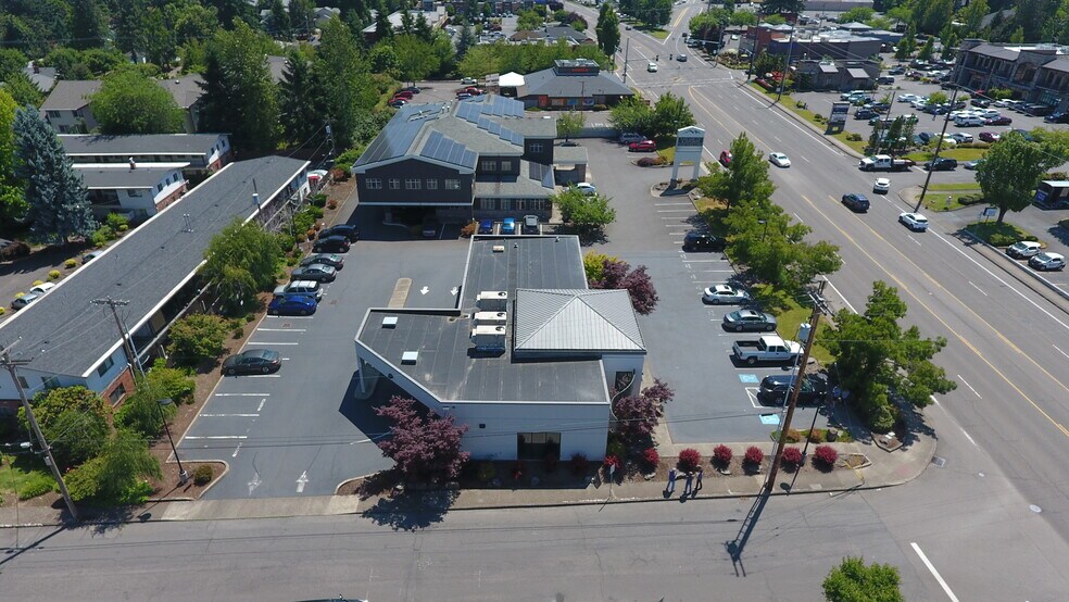 More Photos Of 2710 Commercial St SE, Salem Bank For Lease