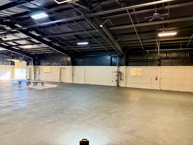 More Photos Of 22 Cash Dr, Mound House Warehouse For Lease