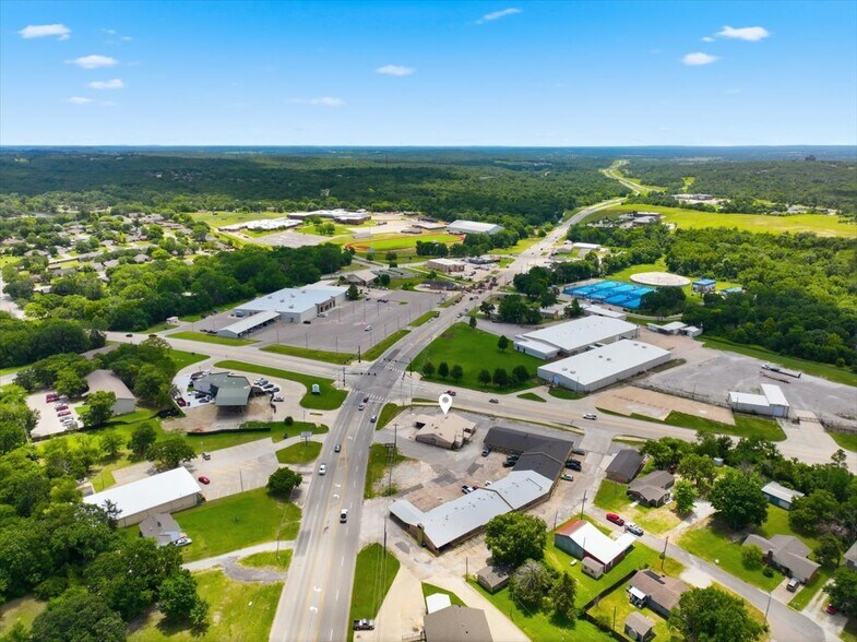 More Photos Of 1131 Cradduck Rd, Ada Bar For Sale