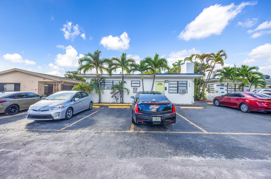 Primary Photo Of 700 NE 6th St, Hallandale Beach Apartments For Sale