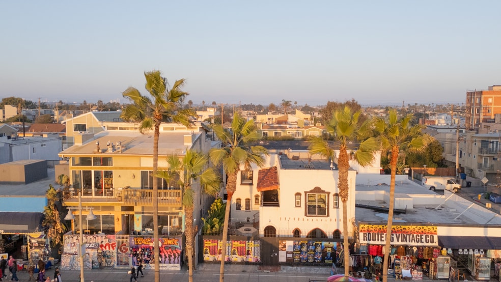 Primary Photo Of 1915 Ocean Front Walk, Venice Flex For Sale