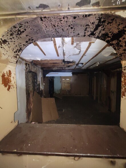 More Photos Of 1823 W 8th St, Muncie Multifamily For Sale