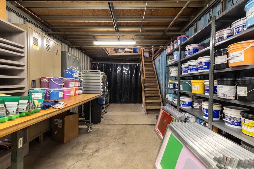 More Photos Of 1709 Newbridge Rd, North Bellmore Manufacturing For Sale