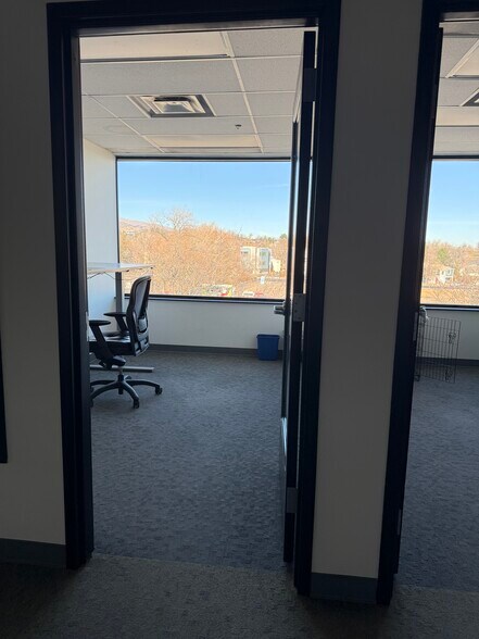 More Photos Of 2500 Pearl St, Boulder Office For Lease