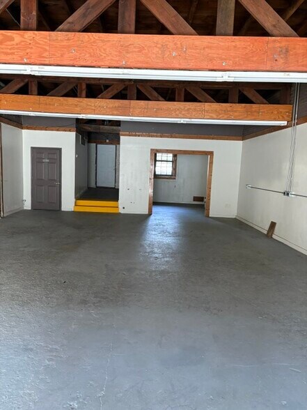 More Photos Of 1717 Warm Springs Rd, Columbus Office For Lease