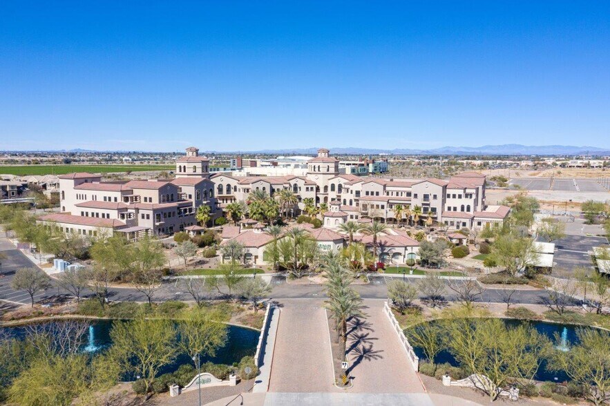 More Photos Of 7410 N Zanjero Blvd, Glendale Office For Sale