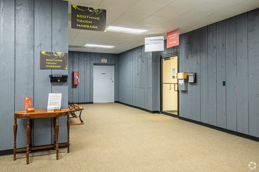 More Photos Of 2501-2551 8th St S, Wisconsin Rapids Unknown For Lease