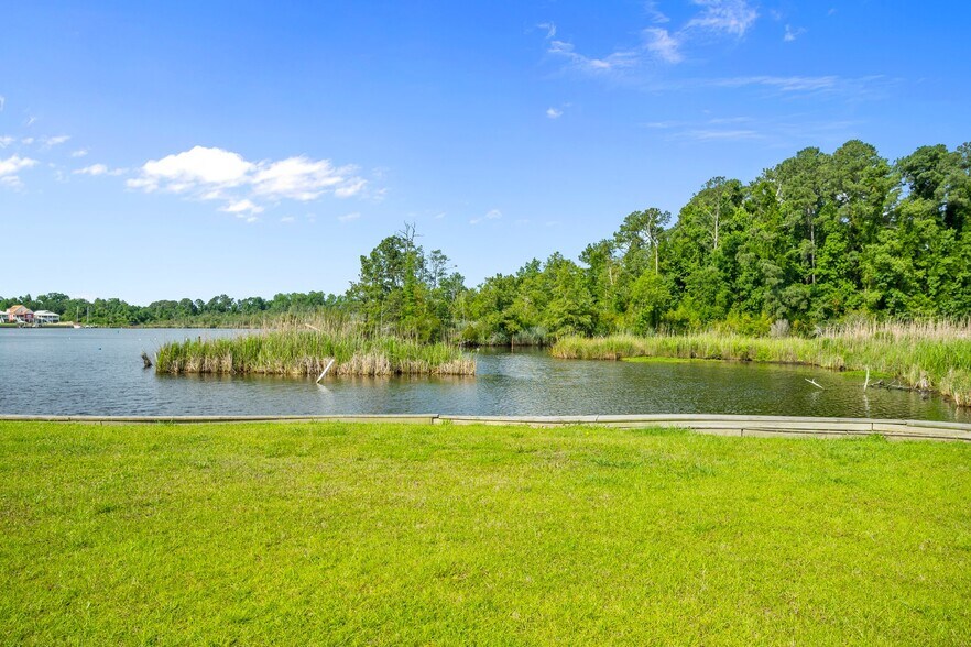 More Photos Of 0000 Old Bridge St, Jacksonville Land For Lease