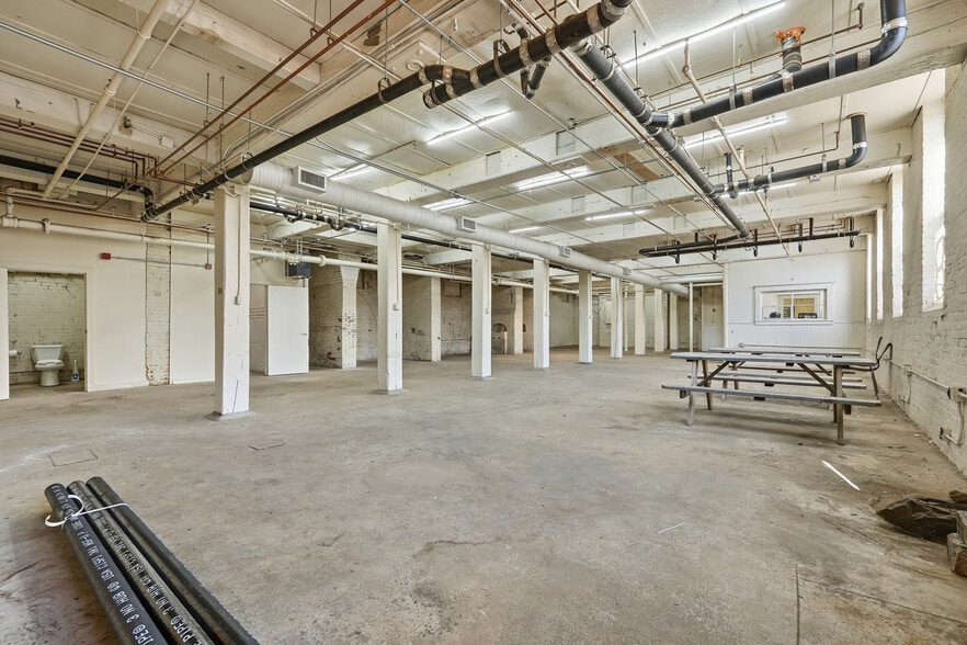 More Photos Of 420 Dwight St, Holyoke Manufacturing For Lease