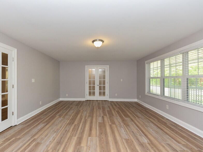 More Photos Of 225 Douglas St, Holly Springs Apartments For Sale