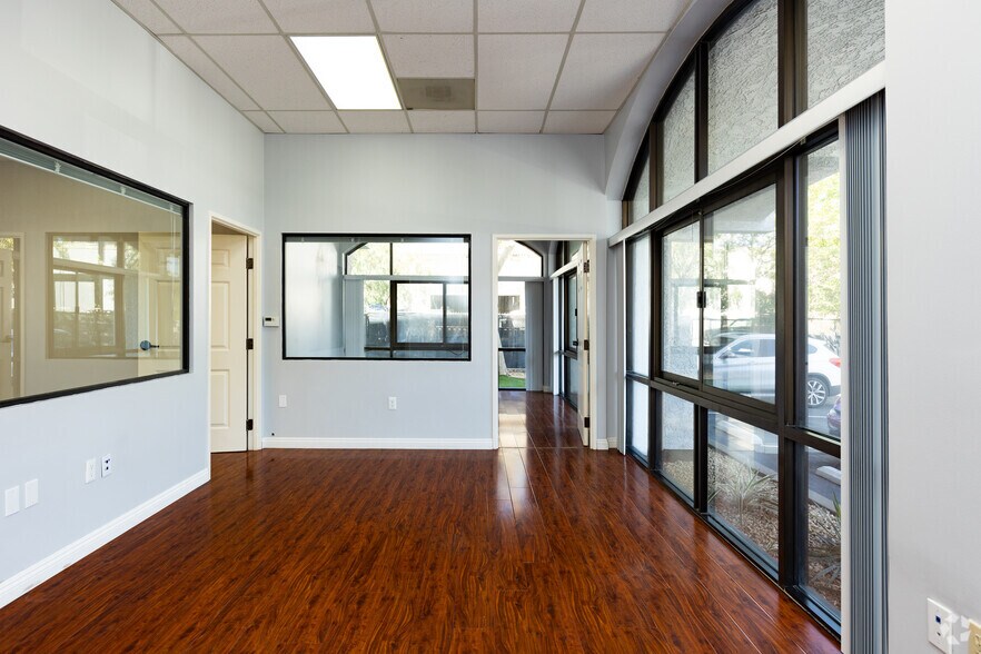 More Photos Of 2277 Townsgate Rd, Westlake Village Office For Lease