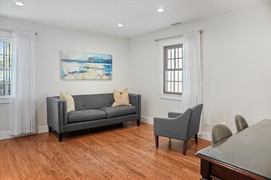 More Photos Of 1191 E Walnut St, Pasadena Office Residential For Lease