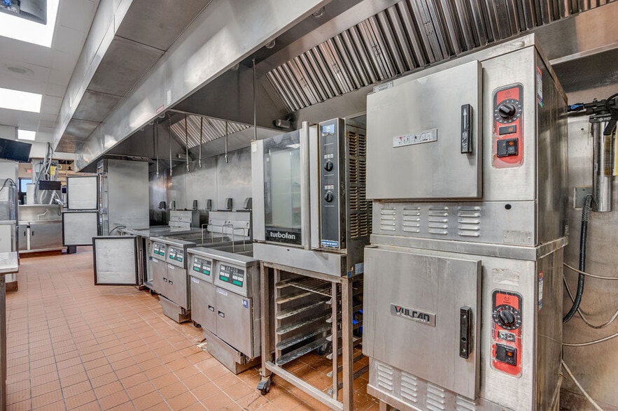 More Photos Of 2470 Gum Branch Rd, Jacksonville Restaurant For Sale