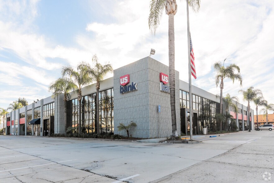 More Photos Of 1008-1028 N Tustin Ave, Anaheim Unknown For Lease