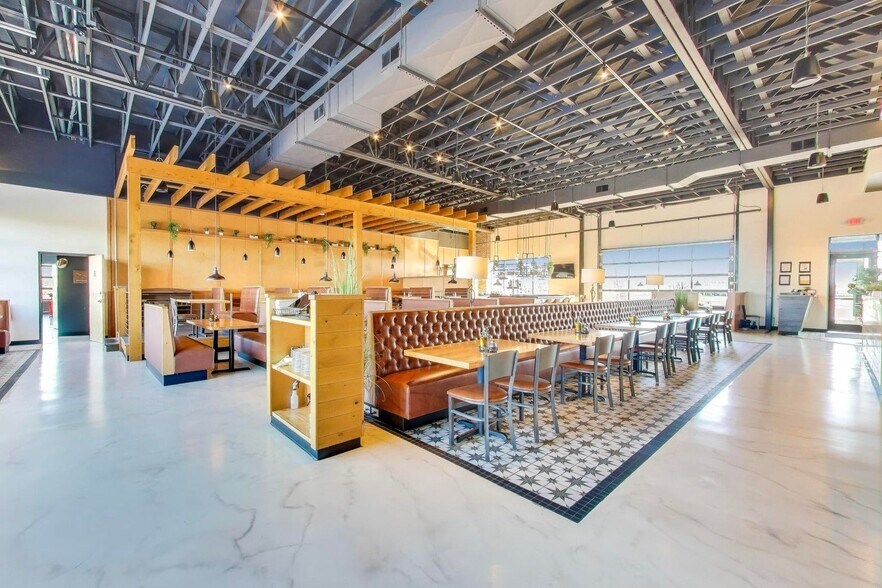 More Photos Of 3552 Market Ln, Kenosha Restaurant For Sale