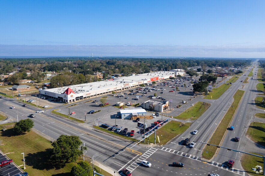 More Photos Of 312 E Nine Mile Rd, Pensacola Storefront For Lease