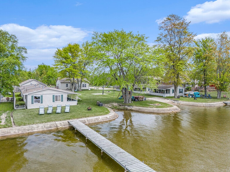 More Photos Of 10392 Houghton Lake dr, Houghton Lake Specialty For Sale