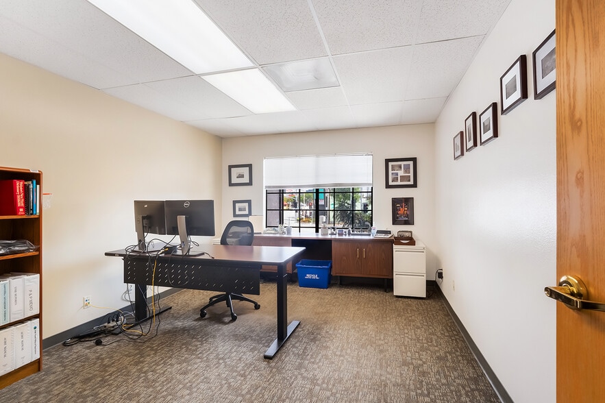 More Photos Of 1405 N San Fernando Blvd, Burbank Office For Sale