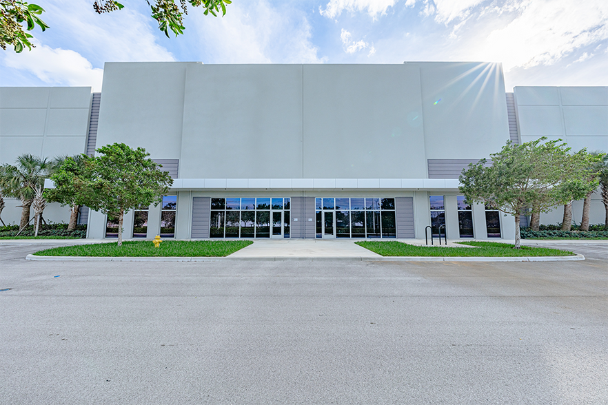 More Photos Of 12000 NW 39 St, Coral Springs Unknown For Lease