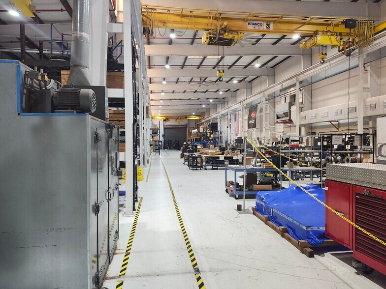 More Photos Of 831 Jupiter Park Dr, Jupiter Manufacturing For Lease