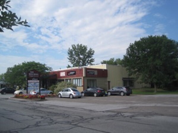 More Photos Of 544 Highgate Commons Rd, Saint Albans Freestanding For Lease