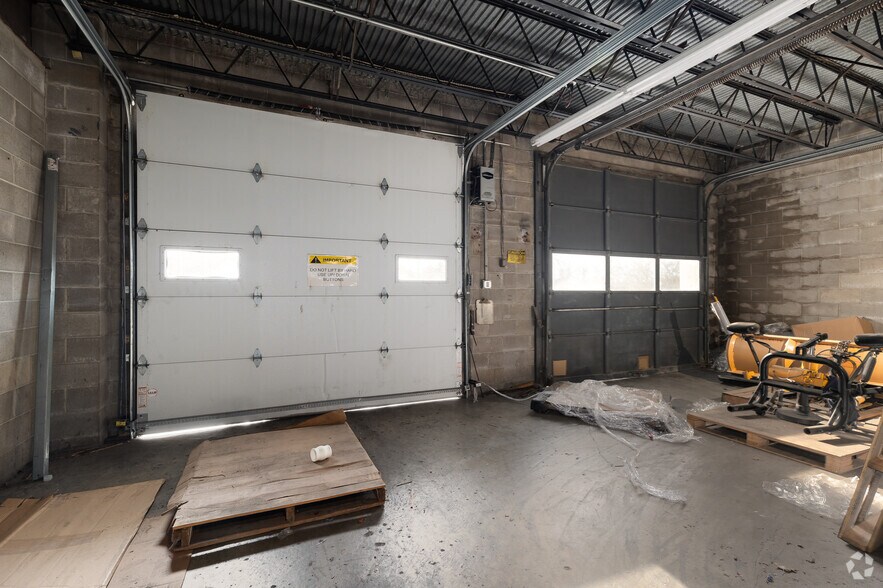 More Photos Of 209 W Main St, Linn Warehouse For Sale