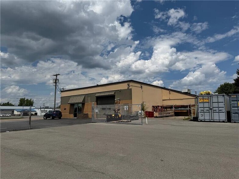 More Photos Of 223 Pulaski St, Syracuse Warehouse For Sale