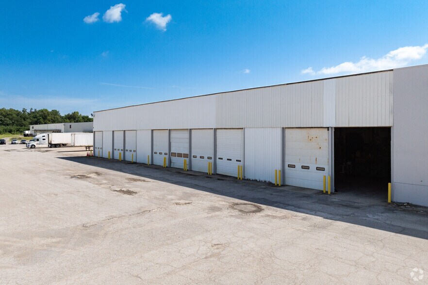 More Photos Of 50 Greenhill Rd, Eldorado Warehouse For Lease