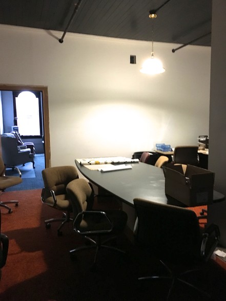 More Photos Of 304-308 N Burdick St, Kalamazoo Bar For Sale