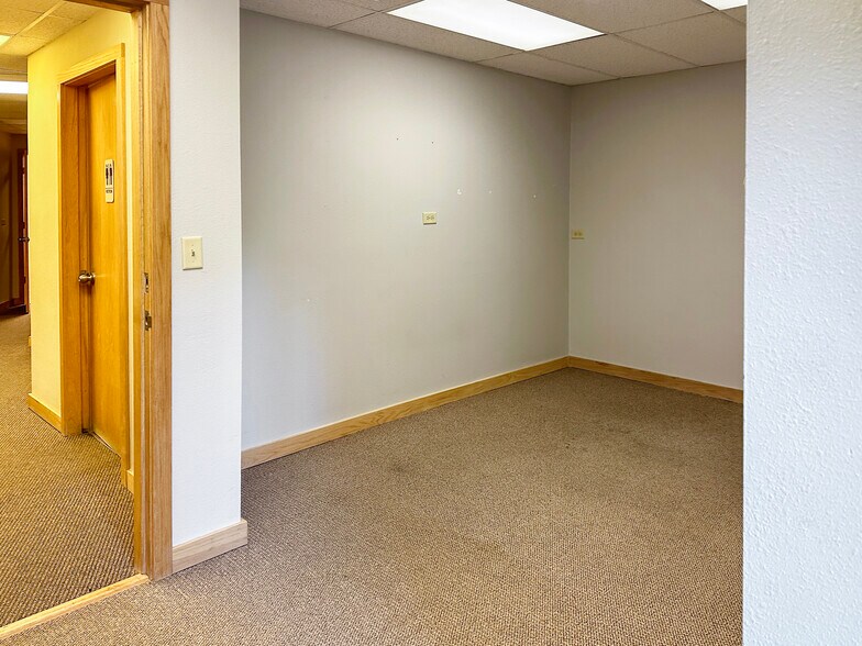 More Photos Of 101 W Main St, Frisco Office For Lease