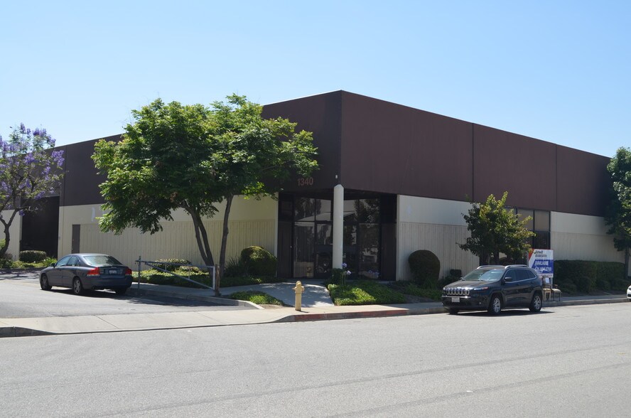 More Photos Of 1340 W Gladstone St, Azusa Manufacturing For Lease