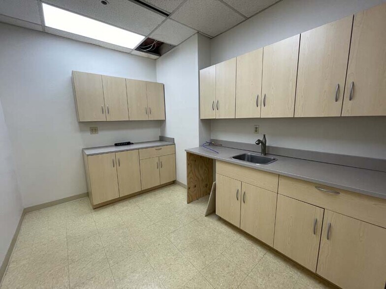 More Photos Of 710 Lakeway Dr, Sunnyvale Office For Lease